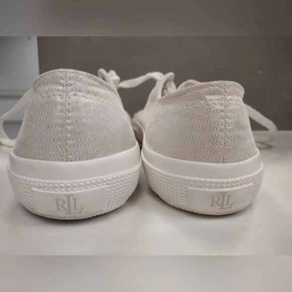Lauren Ralph Lauren size 6b Jolie white & gold herringbone lace up flat sneakers - Picture 4 of 6
